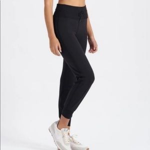 Vuori daily joggers high rise black pants